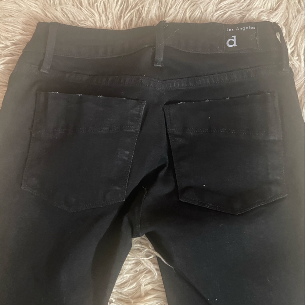 Too small very cute! Size 25 denimocracy Los Angeles jeans